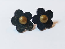 Load image into Gallery viewer, Aarikka korvakorut, puu / hopea, second hand käytetty pidetty vintage retro