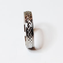 Lataa kuva Galleria-katseluun, Kohinoor valkokulta sormus timanttileikattu koko 17, Second Hand
