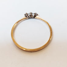 Lataa kuva Galleria-katseluun, Vintage timanttisormus 0,15ct v. 1979, 18k kulta, koko 17,5, second hand