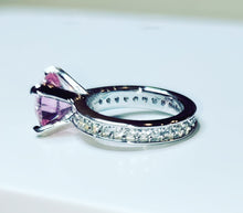 Lataa kuva Galleria-katseluun, Kastesormus pinkillä kivellä, hopea