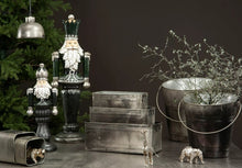 Lataa kuva Galleria-katseluun, Pähkinänsärkijä, vihreä 65cm, A Lot Decoration