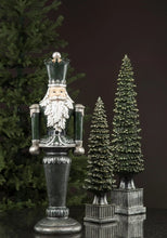 Lataa kuva Galleria-katseluun, Pähkinänsärkijä, vihreä 65cm, A Lot Decoration