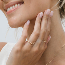 Lataa kuva Galleria-katseluun, Kohinoor Deco kultasormus 013-674