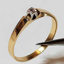 Load image into Gallery viewer, Vintage diamond ring 18k gold 16+ from 1979, second hand