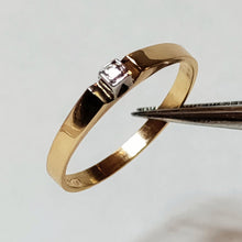 Load image into Gallery viewer, Vintage diamond ring 18k gold 16+ from 1979, second hand
