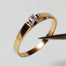 Load image into Gallery viewer, Vintage diamond ring 18k gold 16+ from 1979, second hand