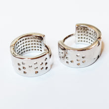 Load image into Gallery viewer, Hinged rings with zircons