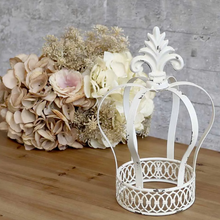 Load image into Gallery viewer, Flower frame Crown 26cm antique white