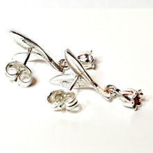 Load image into Gallery viewer, Kalevala Kielo korvakorut, hopea, second hand käytetty kalevala koru pidetty