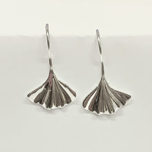 Load image into Gallery viewer, Maidenleaf earrings, silver