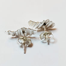 Load image into Gallery viewer, Wavy earrings, silver, second hand