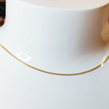 Lataa kuva Galleria-katseluun, Kultainen panssarikaulaketju 1,3mm 42cm, second hand