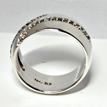 Load image into Gallery viewer, Hopeasormus zirkoneilla, koko 16,5, Second Hand käytetty pidetty