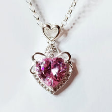 Lataa kuva Galleria-katseluun, Hopeinen sydän-riipus pinkillä kivellä