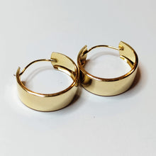 Load image into Gallery viewer, Flakka earring, gold-plated silver