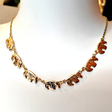 Lataa kuva Galleria-katseluun, Kalevala Kalevankarhu kaulakääty, kiillotettu pronssi, second hand pidetty kalevala koru käytetty