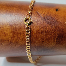 Lataa kuva Galleria-katseluun, Kultainen Bismarck rannekoru, second hand