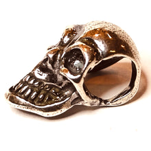 Lataa kuva Galleria-katseluun, Pääkallo-riipus, hopea