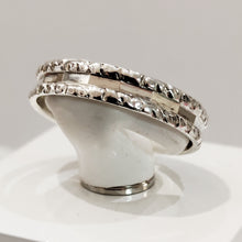 Lataa kuva Galleria-katseluun, Koristeleikattu hopeasormus 4mm koko 18, second hand