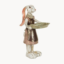 Lataa kuva Galleria-katseluun, Puputyttö ja vati, A lot decoration