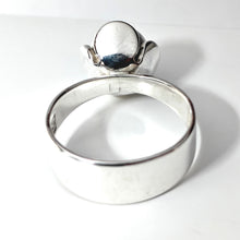 Load image into Gallery viewer, E.Granit vintage sormus v.1969, koko 16, hopea, second hand