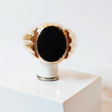 Load image into Gallery viewer, Black stone ring onyx 14k gold, 19, Second Hand