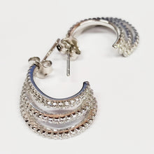 Load image into Gallery viewer, Deluxe rengas hopeinen korvakoru
