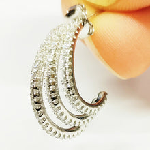 Load image into Gallery viewer, Deluxe rengas hopeinen korvakoru
