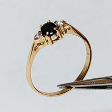Lataa kuva Galleria-katseluun, Sinisafiirisormus 14k kulta vuodelta 1998 koko 16, second hand
