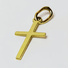 Lataa kuva Galleria-katseluun, Timanttileikattu risti 20x10mm, kulta, second hand käytetty risti pidetty
