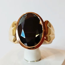 Lataa kuva Galleria-katseluun, vintage kantasormus viistehiotulla kivellä 22,5, kulta, second hand
