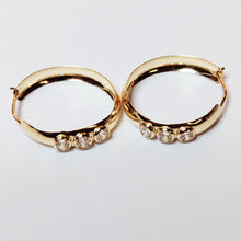 Lataa kuva Galleria-katseluun, 14k kultaiset korvarenkaat zirkoneilla 3x15mm Second hand käytetyt korut
