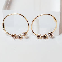 Lataa kuva Galleria-katseluun, 14k kultaiset korvarenkaat 13mm zirkoneilla Second hand käytetyt korut vintage 
