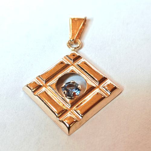 14k kultariipus vaaleansinisellä kivellä 20x20mm, second hand käytetyt kultakorut
