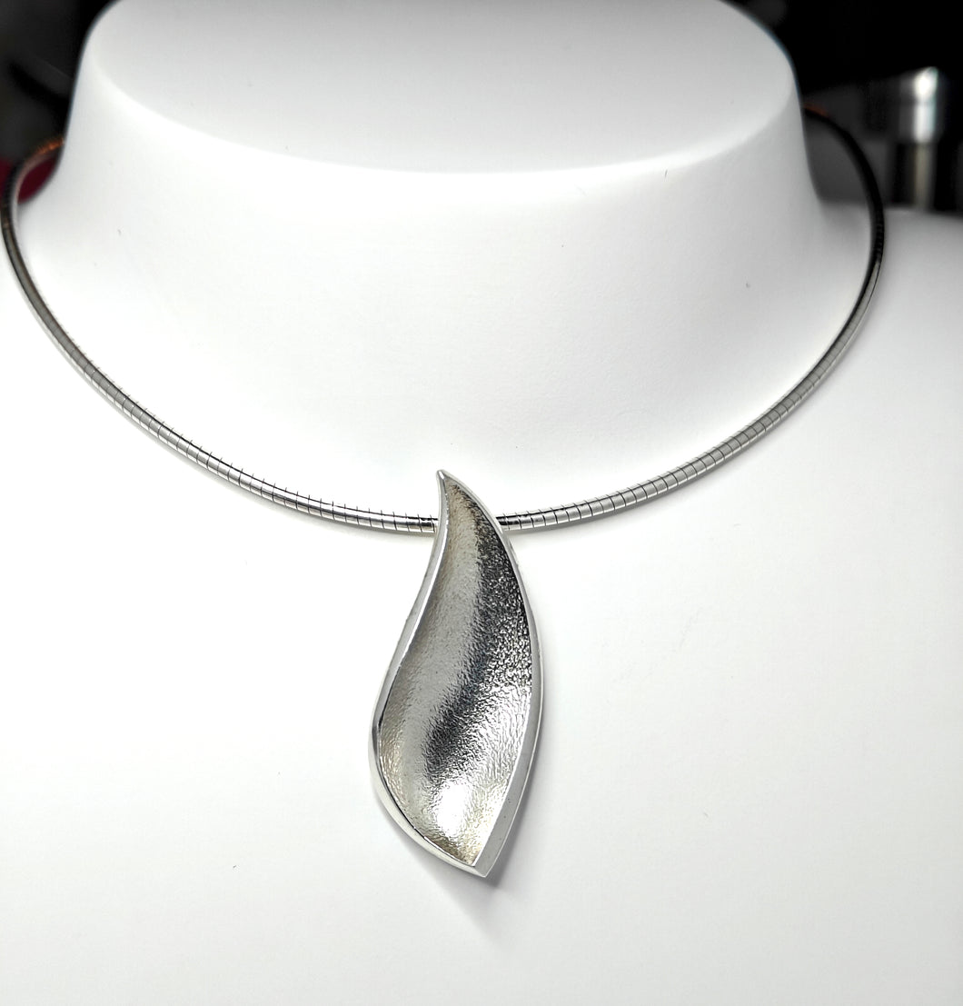 Lumoava Valkea kaulakoru 42cm hopea, second hand