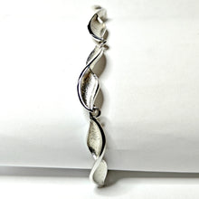 Lataa kuva Galleria-katseluun, Lumoava Valkea rannekoru 19cm hopea, second hand
