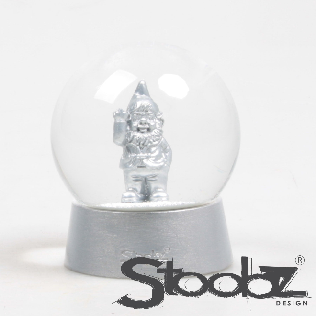 Lumisadepallo keskari tonttu 12cm Silver Gnome Stoobz Design
