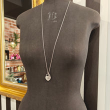 Lataa kuva Galleria-katseluun, Lumoava Aarre kaulakoru 85cm, hopea, Second hand
