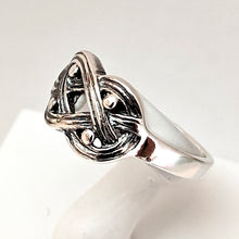 Lataa kuva Galleria-katseluun, Hopeinen sormus , 16, second hand
