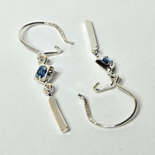Load image into Gallery viewer, Korvakorut sinisillä kivillä, kotimaiset, second hand
