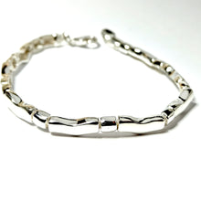 Load image into Gallery viewer, Hopeinen rannekoru 18cm, second hand
