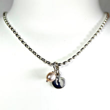 Lataa kuva Galleria-katseluun, Kalevala Vanamo 45cm hopea, vaaleanpunainen helmi, second hand
