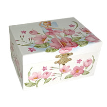 Lataa kuva Galleria-katseluun, Korurasia/soittorasia - Keiju ja kukkaset
