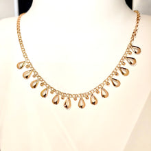 Lataa kuva Galleria-katseluun, Bismarck kulta kaulakoru pisaroilla ja palloilla 48cm, second hand
