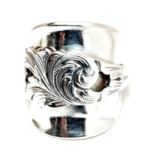 Lataa kuva Galleria-katseluun, Hopeasormus lusikasta, koko 20-, second hand
