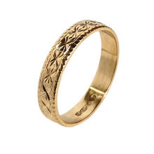 Lataa kuva Galleria-katseluun, Koristeleikattu kultasormus  vuodelta 1977, 18k, koko 17-, second hand
