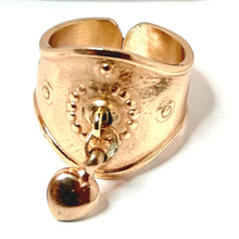 Lataa kuva Galleria-katseluun, Kalevala sydänsormus kiillotettu pronssi koko 17, second hand
