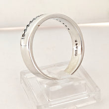 Lataa kuva Galleria-katseluun, Hopeasormus zirkoneilla, koko 19, second hand
