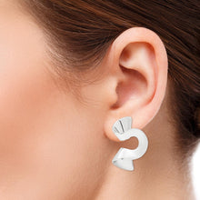 Lataa kuva Galleria-katseluun, Beat of Love – hopeakorvakorut
