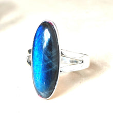 Lataa kuva Galleria-katseluun, Spektroliitti sormus 80-luvulta koko 17, hopea, second hand
